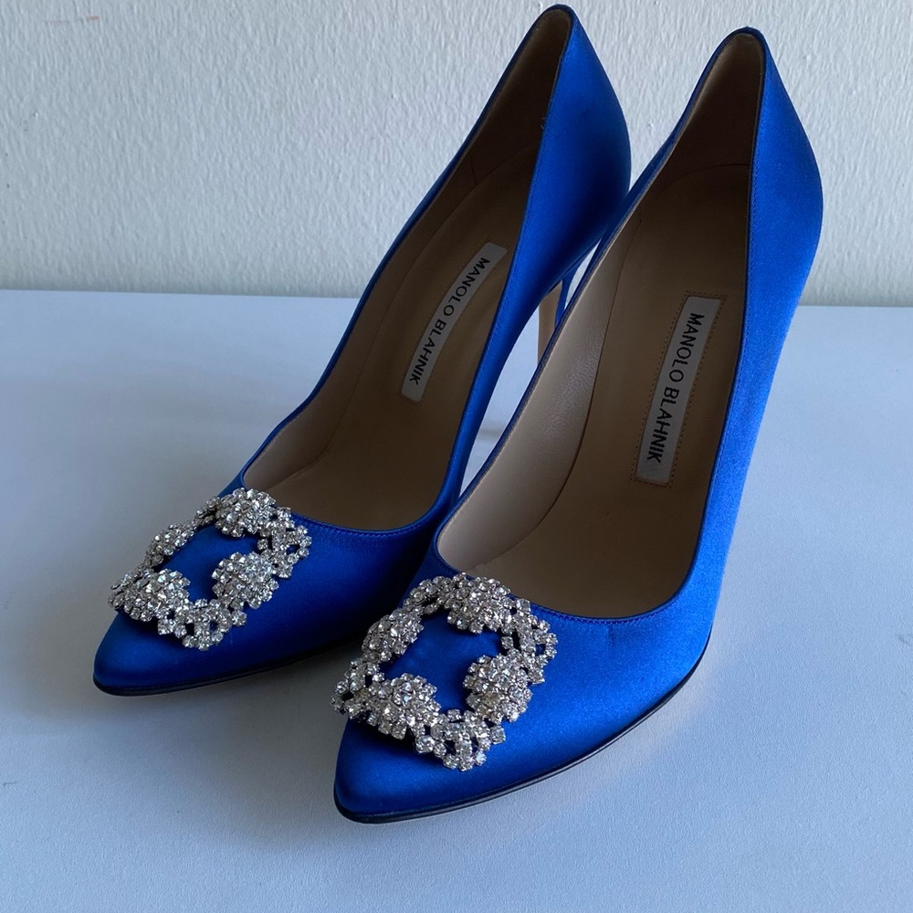 Brand New Manolo Blahnik Hangisi 105 Blue Satin Jewel Buckle Pumps sz 39,5